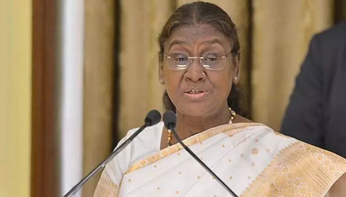 President Murmu: సవాళ్లను ఎదుర్కొనేందుకు భారత్ సిద్ధం.. రాష్ట్రపతి ద్రౌపది ముర్ము President Murmu: సవాళ్లను ఎదుర్కొనేందుకు భారత్ సిద్ధం.. రాష్ట్రపతి ద్రౌపది ముర్ము