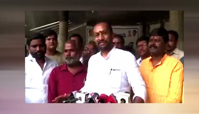 నాడు రేవంత్ రెడ్డిపై కేటీఆర్ కేసులెందుకు పెట్టారు నాడు రేవంత్ రెడ్డిపై కేటీఆర్ కేసులెందుకు పెట్టారు