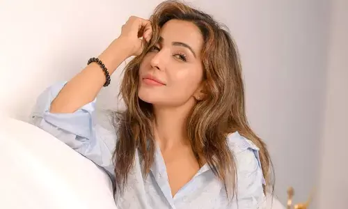 Parvati Nair:హాట్ పరువాలు..విరహ చూపులు..పార్వతి నాయర్ అందాల విందు