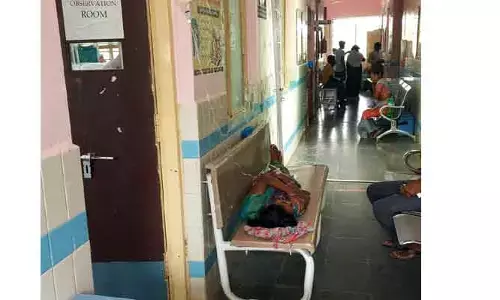 వరండాలో వైద్యం.. మండలం మొత్తానికి మూడే బెడ్లు