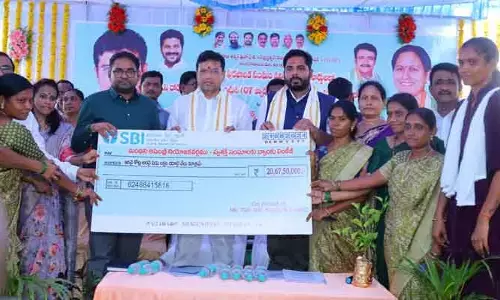 మహిళలను కోటీశ్వరులను చేస్తాంః మంత్రి శ్రీధర్ బాబు