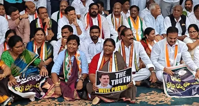 తెలంగాణలో టీఆరెస్ లేదు.. అది ఎప్పుడో బీజేపీలో కలిసింది! కోమటిరెడ్డి సంచలన వ్యాఖ్యలు తెలంగాణలో టీఆరెస్ లేదు.. అది ఎప్పుడో బీజేపీలో కలిసింది! కోమటిరెడ్డి సంచలన వ్యాఖ్యలు