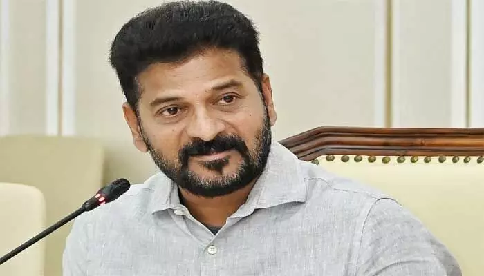 రాజీవ్ గాంధీ విగ్రహం పెట్టి తీరుతాం.. అడ్డుకున్న వారి వీపులు పగుల్తయ్! సీఎం రేవంత్ రెడ్డి రాజీవ్ గాంధీ విగ్రహం పెట్టి తీరుతాం.. అడ్డుకున్న వారి వీపులు పగుల్తయ్! సీఎం రేవంత్ రెడ్డి