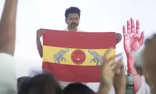 Trending: హీరో దళపతి విజయ్ సంచలనం.. తమిళ వెట్రి కజగం పార్టీ జెండా ఆవిష్కరణ