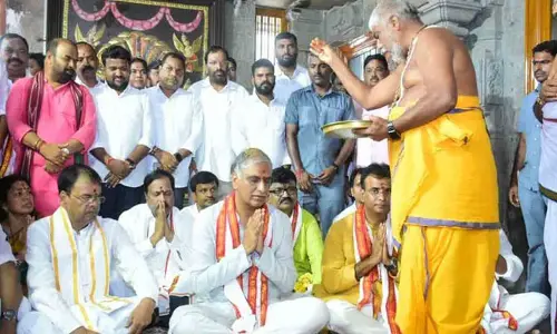 Beerla Ilaiah: హరీష్ రావు కారణంగా అపవిత్రమైన యాదాద్రి ఆలయం