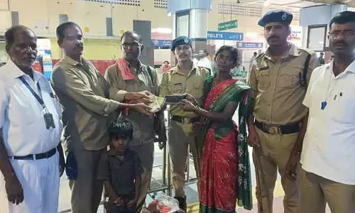 నిజాయితీ చాటుకున్న ఆర్టీసీ ఉద్యోగులు.. సజ్జనార్ ప్రశంసలు
