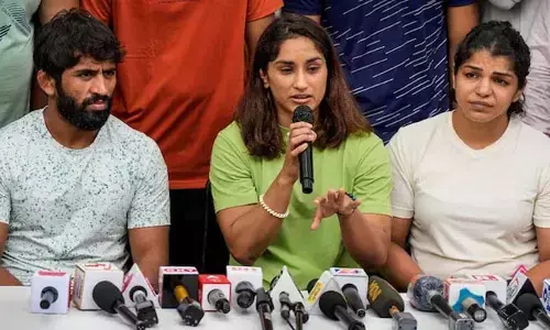 రెజ్లర్లకు భద్రతను తొలగించిన ఢిల్లీ పోలీసులు.. పునరుద్ధరించాలని కోర్టు ఆదేశాలు
