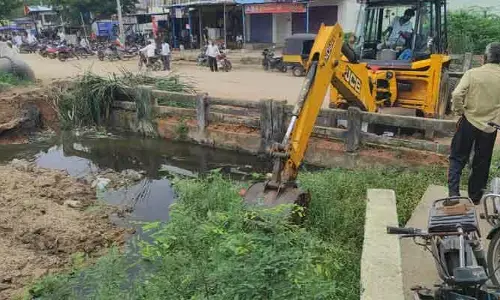 దిశ ఎఫెక్ట్.. నీట మునిగిన కాలనీకి విముక్తి