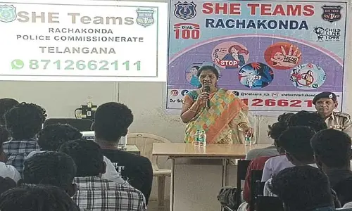 SHE Teams: 15 రోజుల్లో 122 మంది పోకిరీలను పట్టుకున్న షీటీమ్స్.. మెట్రో రైల్ డెకాయ్‌ఆపరేషన్స్‌