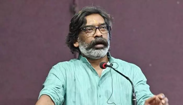Cm Hemant Soren: బీజేపీ సమాజంలో విషాన్ని నింపుతోంది.. జార్ఖండ్ సీఎం హేమంత్ సోరెన్ Cm Hemant Soren: బీజేపీ సమాజంలో విషాన్ని నింపుతోంది.. జార్ఖండ్ సీఎం హేమంత్ సోరెన్