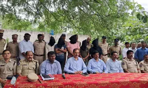 నార్కొటిక్ డ్రగ్స్ తయారీ కేంద్రంపై పోలీసుల దాడులు.. భారీగా ముడిసరుకు పట్టివేత