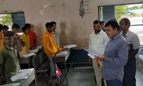 మెనూ పాటించకపోతే కఠిన చర్యలుః ఎస్టీ వెల్ఫేర్ సెక్రటరీ శరత్