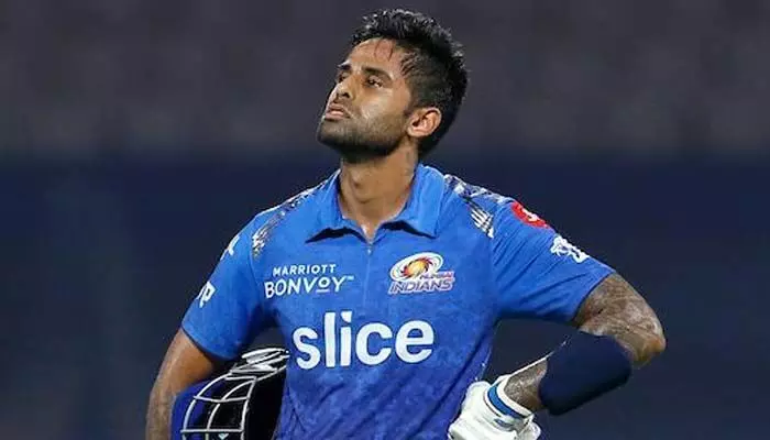 సూర్యకుమార్పై ఆ మూడు ఫ్రాంచైజీలు కన్ను.. కెప్టెన్సీ ఆఫర్ సూర్యకుమార్పై ఆ మూడు ఫ్రాంచైజీలు కన్ను.. కెప్టెన్సీ ఆఫర్