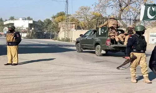 పాకిస్థాన్‌లో పేలిన బాంబు...ఏడుగురు మృతి
