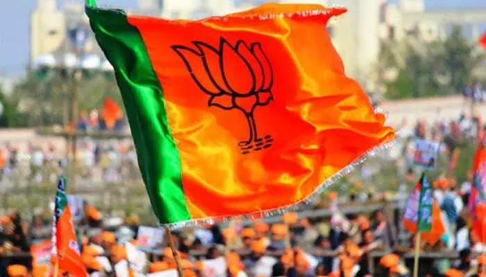 వైద్యురాలి లైంగిక దాడి ఘటన.. 12 గంటల బంద్ కు బీజేపీ పిలుపు వైద్యురాలి లైంగిక దాడి ఘటన.. 12 గంటల బంద్ కు బీజేపీ పిలుపు