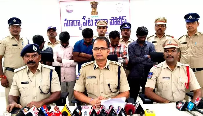 ఏకంగా 31 వ్యవసాయ మోటార్లు కాజేశారు ఏకంగా 31 వ్యవసాయ మోటార్లు కాజేశారు