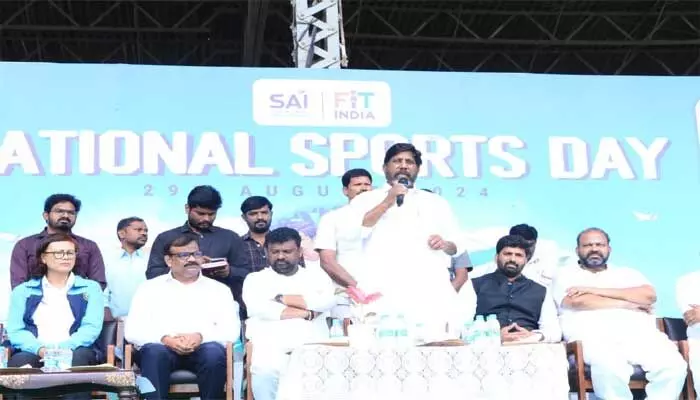 క్రీడలకు హైదరాబాద్ ను వేదికగా మారుస్తాం.. డిప్యూటీ సీఎం భట్టి క్రీడలకు హైదరాబాద్ ను వేదికగా మారుస్తాం.. డిప్యూటీ సీఎం భట్టి