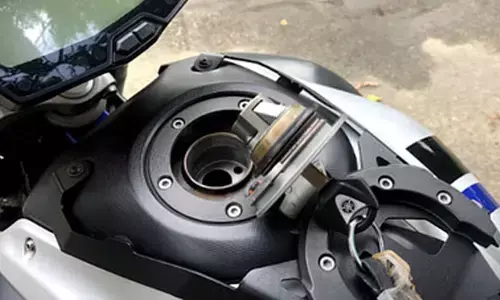 Bike Tank: మీ బైక్‌ ఫ్యూయల్ ట్యాంక్‌లోకి నీరు చేరిందా.. అయితే, ఇలా సులభంగా క్లీన్ చేయండి!