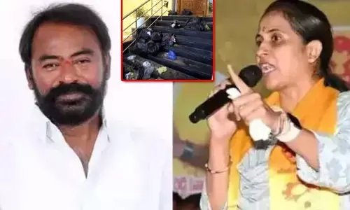 కడప మేయర్ ఇంటి ముందు హెటెన్షన్.. చెత్త వేసి టీడీపీ నేతల నిరసన