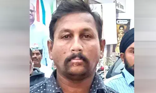 పాత కక్షలతో ఇద్దరిపై దాడి ఒకరి మృతి