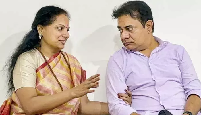 కాసేపట్లో ఎయిర్పోర్ట్కు MLC కవిత.. 500 కార్లతో భారీ ర్యాలీ కాసేపట్లో ఎయిర్పోర్ట్కు MLC కవిత.. 500 కార్లతో భారీ ర్యాలీ