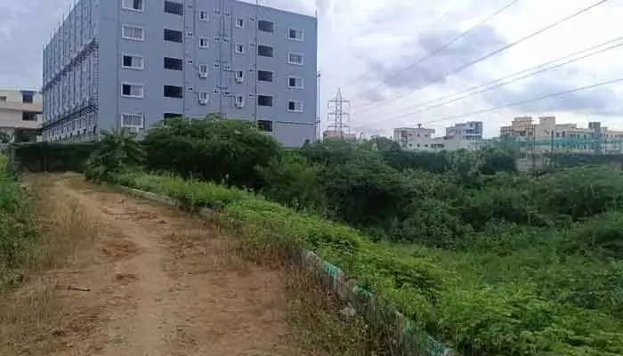 చిన్నచెరువు కబ్జా.. అక్రమ నిర్మాణాలను హడ్రా కూల్చుతుందా..? చిన్నచెరువు కబ్జా.. అక్రమ నిర్మాణాలను హడ్రా కూల్చుతుందా..?
