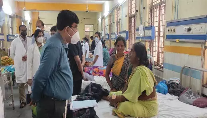 కేసులు వస్తే ఎలా? మంకీ పాక్స్ ప్రిపరేషన్లపై ఇద్దరు కమిషనర్లు ఆరా! కేసులు వస్తే ఎలా? మంకీ పాక్స్ ప్రిపరేషన్లపై ఇద్దరు కమిషనర్లు ఆరా!