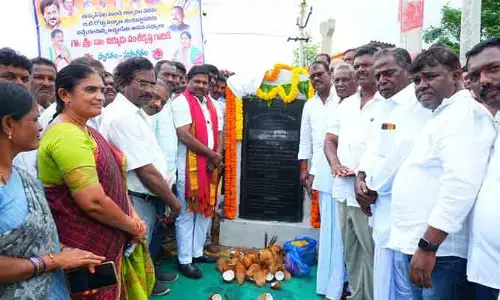 ప్రతి గ్రామాన్ని అభివృద్ధి చేస్తాంః ఎమ్మెల్యే వంశీకృష్ణ