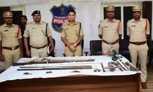 నాటు తుపాకులు తయారు చేస్తున్న వ్యక్తి అరెస్ట్