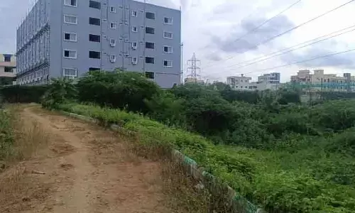 చిన్నచెరువు కబ్జా.. అక్రమ నిర్మాణాలను హడ్రా కూల్చుతుందా..?