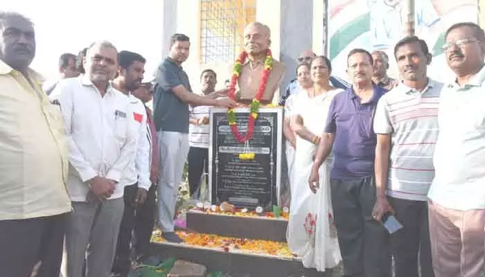 ఆటల్లో రాణించి దేశం పేరు నిలబెట్టాలిః కలెక్టర్ బీఎం సంతోష్ ఆటల్లో రాణించి దేశం పేరు నిలబెట్టాలిః కలెక్టర్ బీఎం సంతోష్