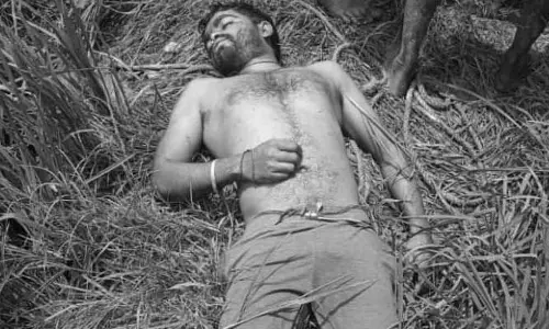 మోటర్ తీయబోయిన యువకుడు మళ్లీ తిరిగి రాలే..