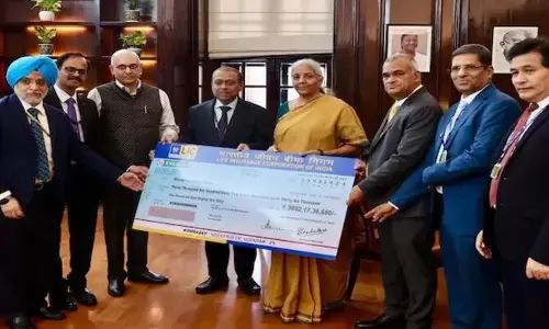 LIC: ప్రభుత్వానికి రూ. 3,662 కోట్ల డివిడెండ్ అందించిన ఎల్ఐసీ