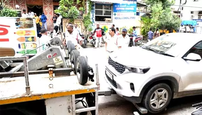 ఖలీల్ వాడీ కాదది... ట్రాఫిక్ వాడీ ఖలీల్ వాడీ కాదది... ట్రాఫిక్ వాడీ