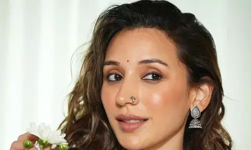 Heli Daruwalla looks hot in white