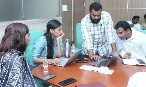 కాళోజీ కళాక్షేత్రం పనులను త్వరగా కంప్లీట్ చేయాలి