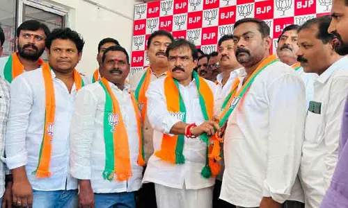 బీఆర్ఎస్ కు ఆదిలాబాద్ లో మరో బిగ్ షాక్..