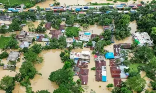 Bangladesh: బంగ్లాదేశ్ వరదల్లో 54 మంది మృతి.. ప్రమాదంలో 20 లక్షల మంది పిల్లలు