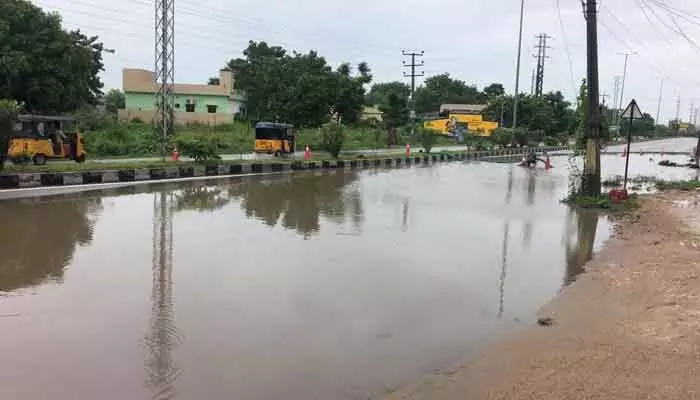 ఇది వాగు కాదు.. హైవే..! ఇది వాగు కాదు.. హైవే..!