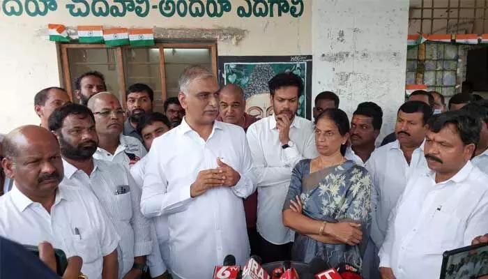 గురుకులాలపై సీఎం రేవంత్ రివ్యూ చేయాలిః మాజీ మంత్రి హరీష్ రావు గురుకులాలపై సీఎం రేవంత్ రివ్యూ చేయాలిః మాజీ మంత్రి హరీష్ రావు