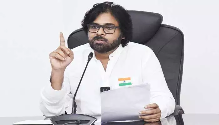 రాజకీయాల్లో కొత్త ఆశాకిరణం.. పవన్ కల్యాన్ రాజకీయాల్లో కొత్త ఆశాకిరణం.. పవన్ కల్యాన్