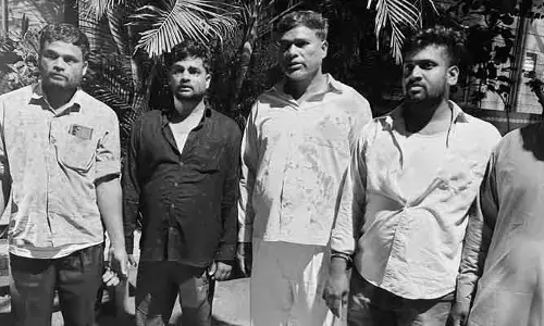 దర్గా వద్ద ఘర్షణ.. ఇరు వర్గాల వారికి గాయాలు