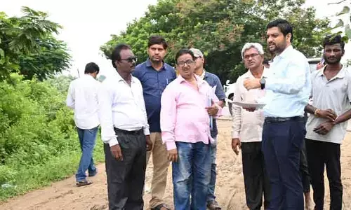 గ్రామాల్లో పూర్తి సౌకర్యాలు కల్పిస్తాంః కలెక్టర్ వెంకటేష్ దోత్రే