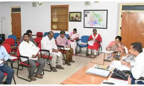 భారీ వర్షాలు.. అధికారులు అప్రమత్తంగా ఉండండిః కలెక్టర్ రాజార్షి షా