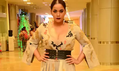 Mumait Khan: నేడు హాట్ బ్యూటీ ముమైత్ ఖాన్ పుట్టినరోజు