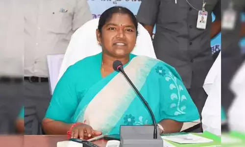 Mini Medaram Jathara : మినీ మేడారం జాతర ఏర్పాట్లపై మంత్రి సీతక్క సమీక్ష