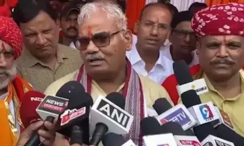 Rajasthan: అక్బర్‌ను గొప్పగా పేర్కొనే పాఠ్యపుస్తకాలను కాల్చేస్తాం: రాజస్థాన్ మంత్రి