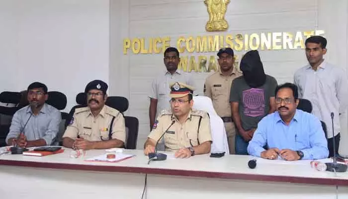 దేశవ్యాప్తంగా కోట్లు కొల్లగొట్టిన సైబర్ జంట అరెస్టు.. దేశవ్యాప్తంగా కోట్లు కొల్లగొట్టిన సైబర్ జంట అరెస్టు..