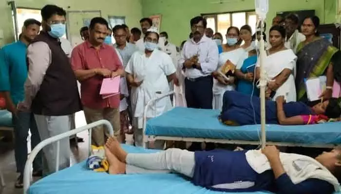 అందుబాటులో లేని వైద్యుల సస్పెండ్ అందుబాటులో లేని వైద్యుల సస్పెండ్
