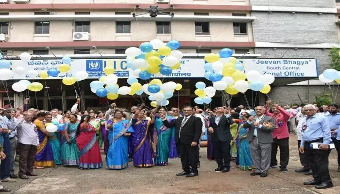 LIC: బీమా దిగ్గజం ఎల్ఐసీ 68వ వార్షికోత్సవ వేడుకలు LIC: బీమా దిగ్గజం ఎల్ఐసీ 68వ వార్షికోత్సవ వేడుకలు